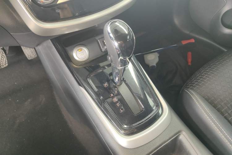Used Nissan Tiida 2016 1.6L CVT Smart Drive Edition Gear Lever