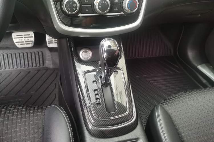 Used Nissan Tiida 2016 1.6L CVT Smart Drive Edition Gear Lever