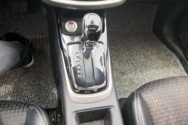 Used Nissan Tiida 2016 1.6L CVT Smart Drive Edition Gear Lever