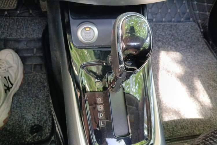 Used Nissan Tiida 2016 1.6L CVT Smart Drive Edition Gear Lever