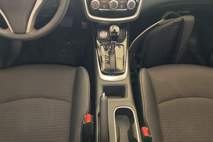 Used Nissan Tiida 2016 1.6L CVT Smart Drive Edition Gear Lever