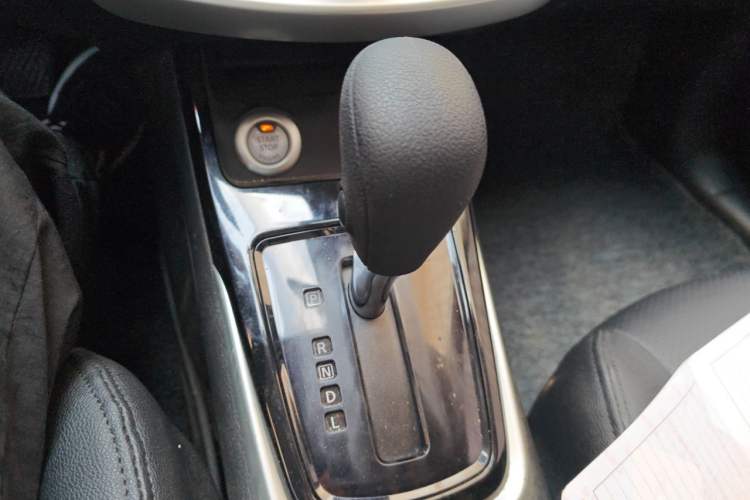 Used Nissan Tiida 2016 1.6L CVT Smart Drive Edition Gear Lever