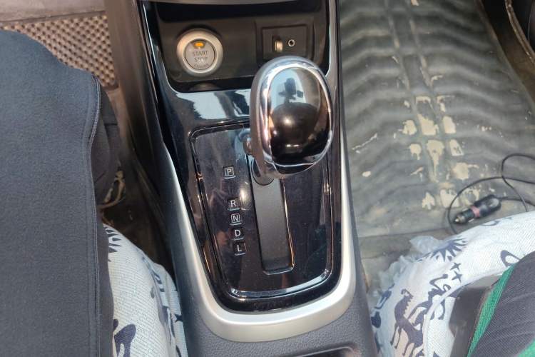 Used Nissan Tiida 2016 1.6L CVT Smart Drive Edition Gear Lever