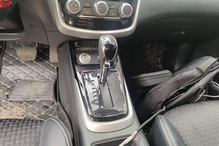 Used Nissan Tiida 2016 1.6L CVT Smart Drive Edition Gear Lever