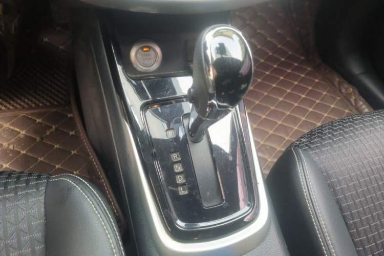 Used Nissan Tiida 2016 1.6L CVT Smart Drive Edition Gear Lever