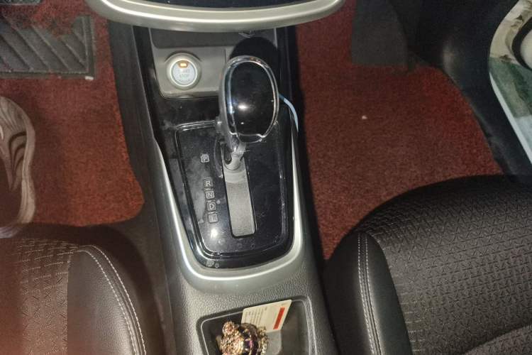 Used Nissan Tiida 2016 1.6L CVT Smart Drive Edition Gear Lever