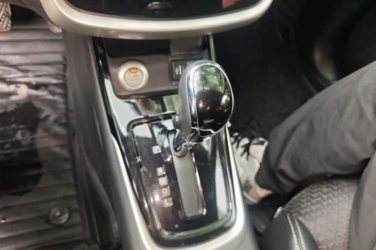 Used Nissan Tiida 2016 1.6L CVT Smart Drive Edition Gear Lever