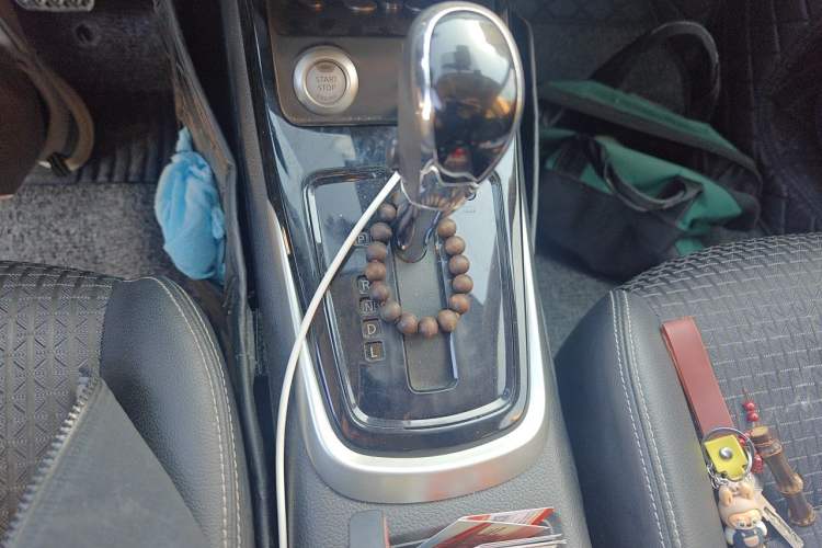 Used Nissan Tiida 2016 1.6L CVT Smart Drive Edition Gear Lever