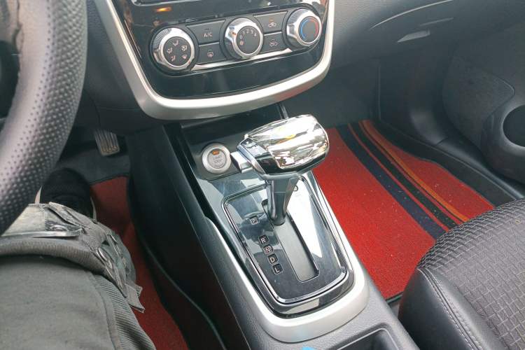 Used Nissan Tiida 2016 1.6L CVT Smart Drive Edition Gear Lever