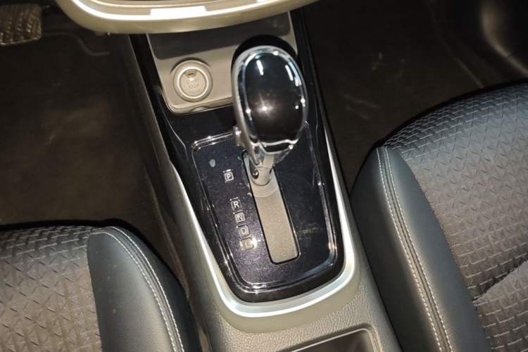 Used Nissan Tiida 2016 1.6L CVT Smart Drive Edition Gear Lever
