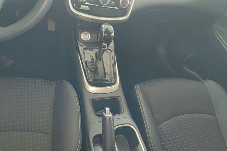 Used Nissan Tiida 2016 1.6L CVT Smart Drive Edition Gear Lever