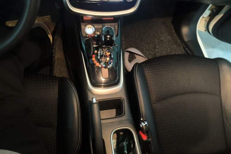 Used Nissan Tiida 2016 1.6L CVT Smart Drive Edition Gear Lever