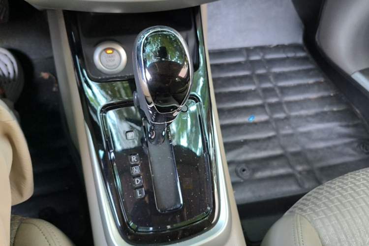 Used Nissan Tiida 2016 1.6L CVT Smart Drive Edition Gear Lever