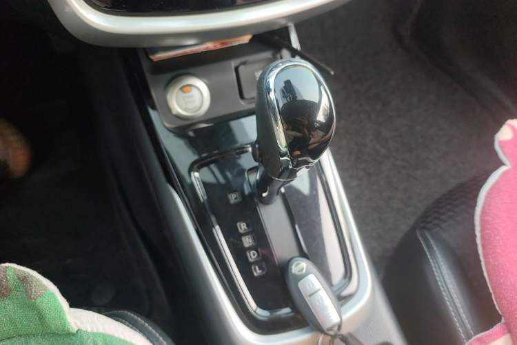 Used Nissan Tiida 2016 1.6L CVT Smart Drive Edition Gear Lever