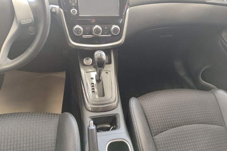 Used Nissan Tiida 2016 1.6L CVT Smart Drive Edition Gear Lever