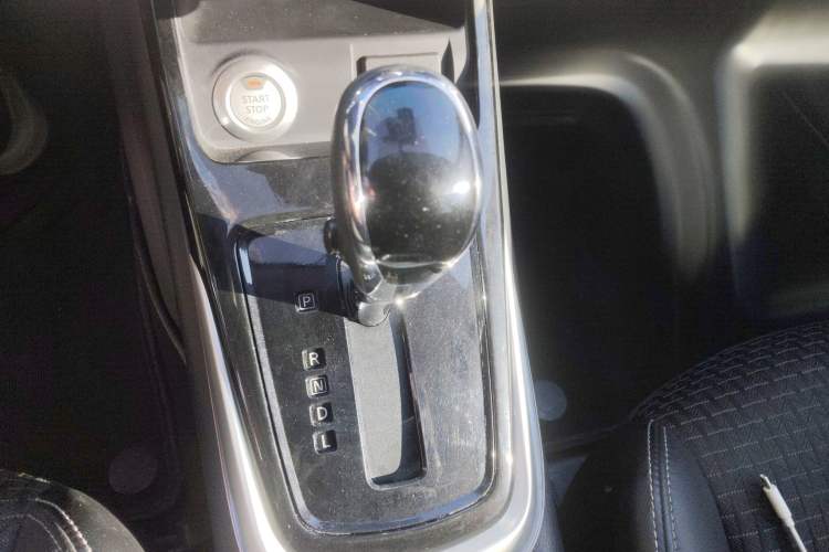 Used Nissan Tiida 2016 1.6L CVT Smart Drive Edition Gear Lever