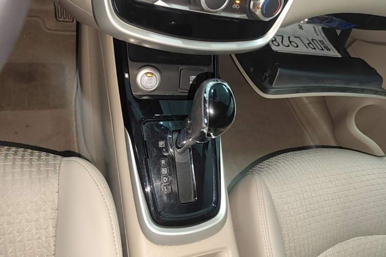 Used Nissan Tiida 2016 1.6L CVT Smart Drive Edition Gear Lever