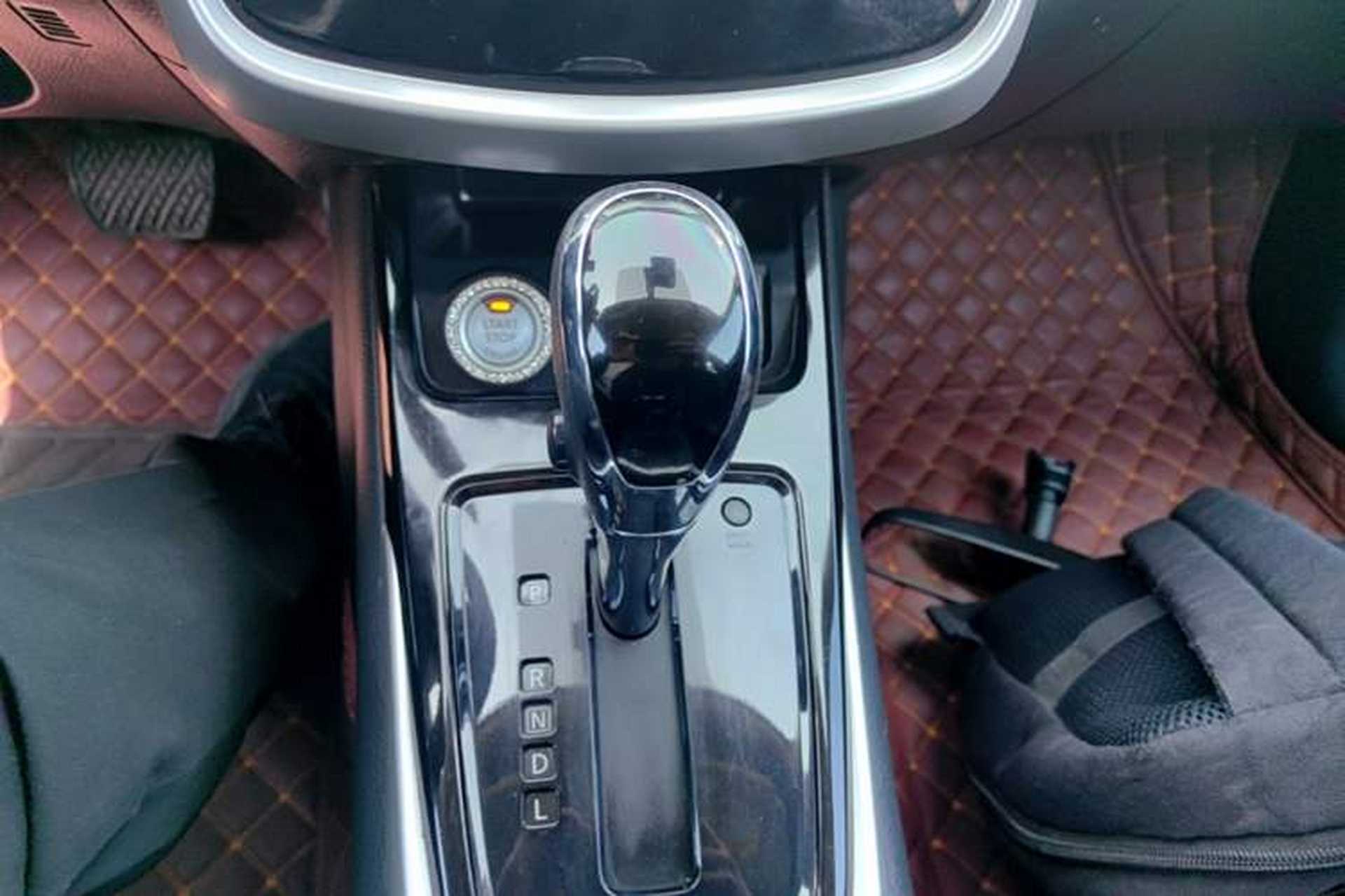Used Nissan Tiida 2016 1.6L CVT Smart Drive Edition Gear Lever