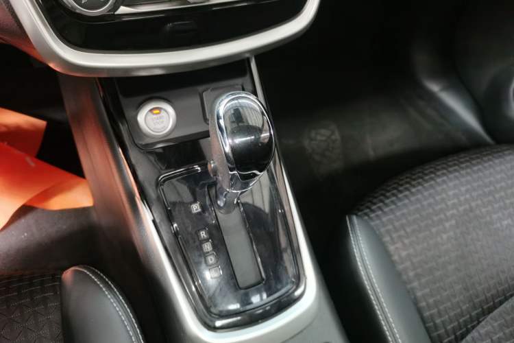 Used Nissan Tiida 2016 1.6L CVT Smart Drive Edition Gear Lever