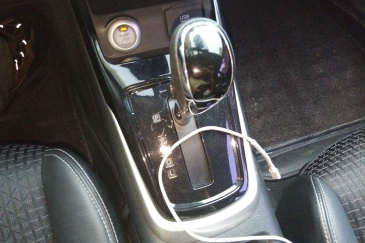 Used Nissan Tiida 2016 1.6L CVT Smart Drive Edition Gear Lever