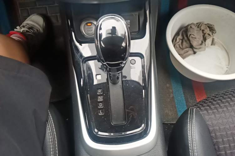 Used Nissan Tiida 2016 1.6L CVT Smart Drive Edition Gear Lever