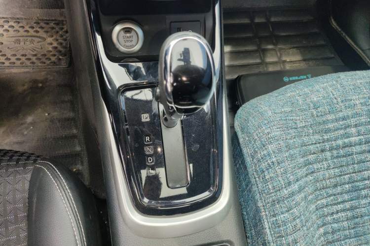 Used Nissan Tiida 2016 1.6L CVT Smart Drive Edition Gear Lever