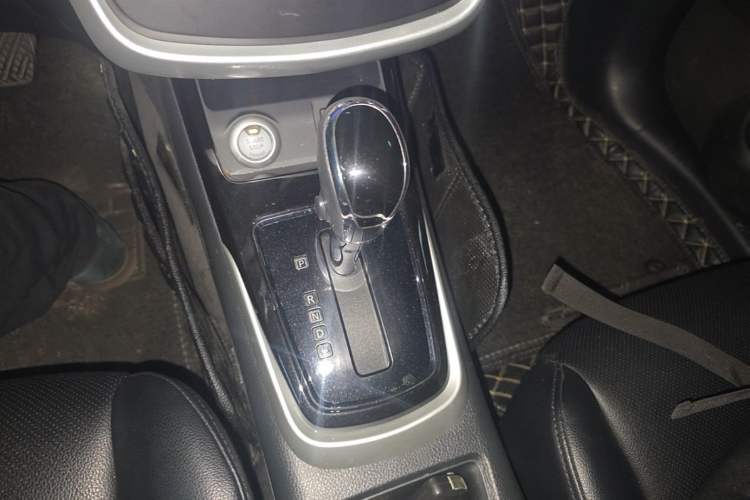 Used Nissan Tiida 2016 1.6L CVT Smart Drive Edition Gear Lever