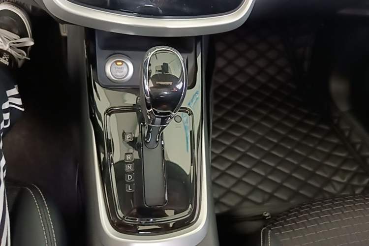 Used Nissan Tiida 2016 1.6L CVT Smart Drive Edition Gear Lever