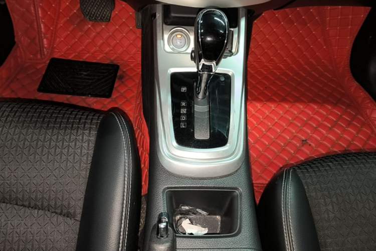 Used Nissan Tiida 2016 1.6L CVT Smart Drive Edition Gear Lever