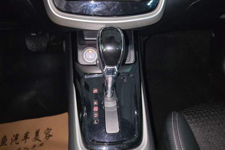 Used Nissan Tiida 2016 1.6L CVT Smart Drive Edition Gear Lever