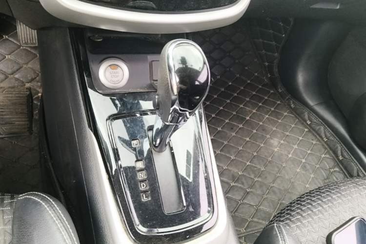 Used Nissan Tiida 2016 1.6L CVT Smart Drive Edition Gear Lever
