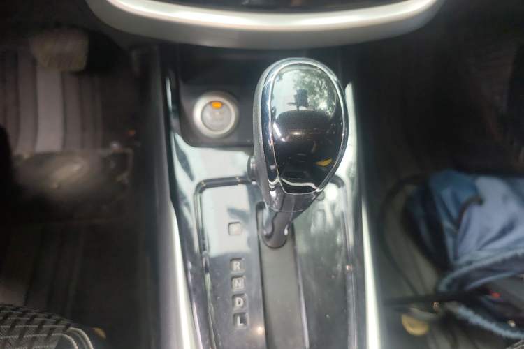 Used Nissan Tiida 2016 1.6L CVT Smart Drive Edition Gear Lever