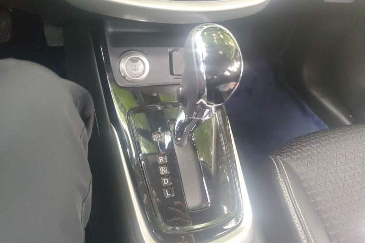 Used Nissan Tiida 2016 1.6L CVT Smart Drive Edition Gear Lever