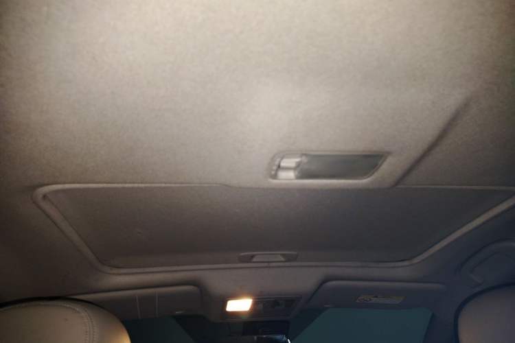 Used Nissan Tiida 2016 1.6L CVT Smart Drive Edition Headliner