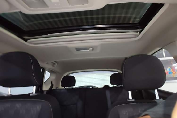 Used Nissan Tiida 2016 1.6L CVT Cool Dynamic Edition Headliner