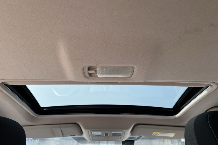 Used Nissan Tiida 2016 1.6L Manual Cool Edition Headliner