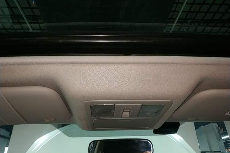 Used Nissan Tiida 2016 1.6L CVT Cool Dynamic Edition Headliner
