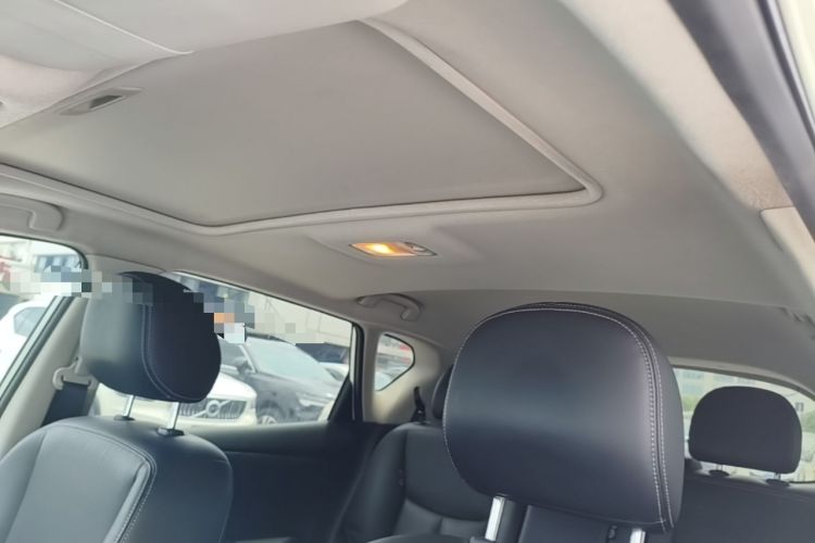 Used Nissan Tiida 2016 1.6L CVT ZhiZun Edition Headliner