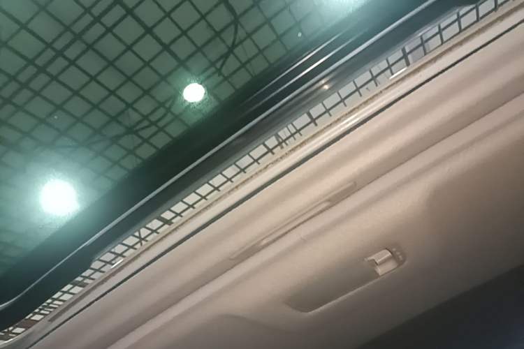 Used Nissan Tiida 2016 1.6L CVT Cool Dynamic Edition Headliner