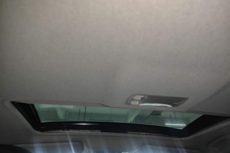 Used Nissan Tiida 2016 1.6L CVT Cool Dynamic Edition Headliner