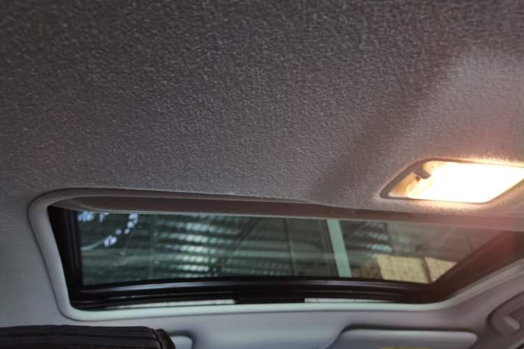 Used Nissan Tiida 2016 1.6L CVT Cool Dynamic Edition Headliner