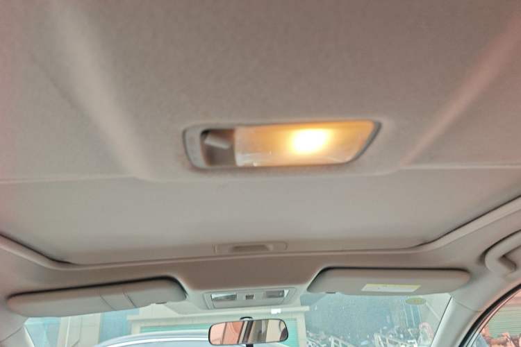 Used Nissan Tiida 2016 1.6L CVT Cool Dynamic Edition Headliner