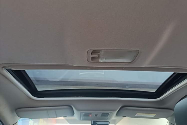 Used Nissan Tiida 2016 1.6L CVT Smart Drive Edition Headliner