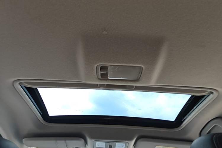 Used Nissan Tiida 2016 1.6L CVT Smart Drive Edition Headliner