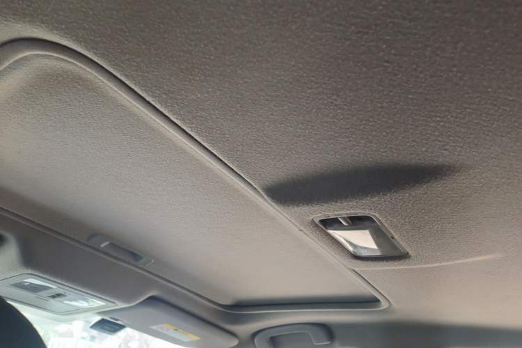 Used Nissan Tiida 2016 1.6L CVT Cool Dynamic Edition Headliner