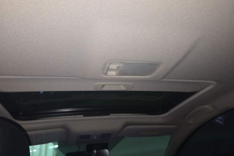 Used Nissan Tiida 2016 1.6L CVT Smart Drive Edition Headliner