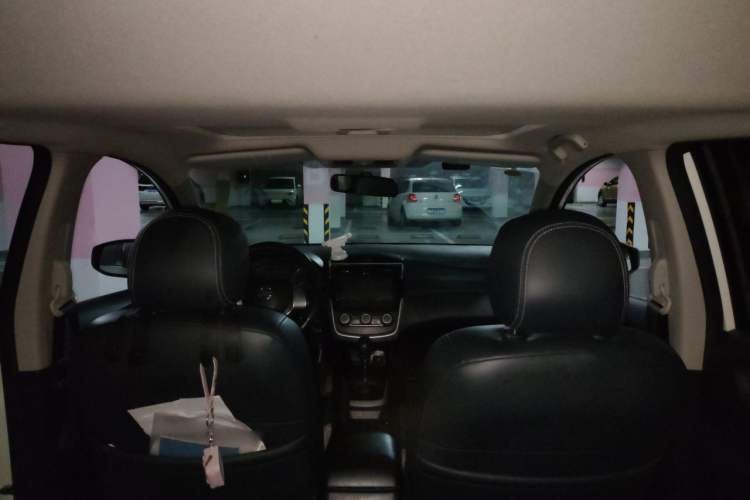 Used Nissan Tiida 2016 1.6L CVT Cool Dynamic Edition Headliner