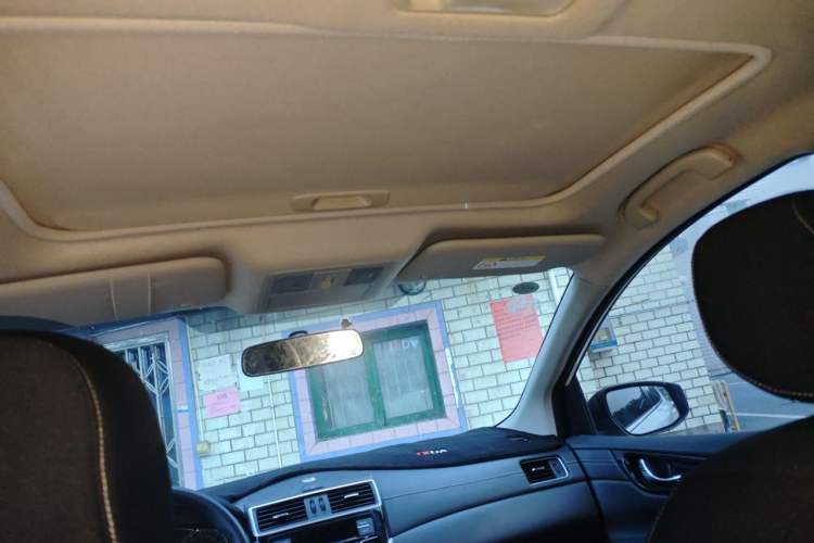 Used Nissan Tiida 2016 1.6L CVT Cool Dynamic Edition Headliner