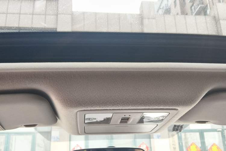 Used Nissan Tiida 2016 1.6L CVT Cool Dynamic Edition Headliner