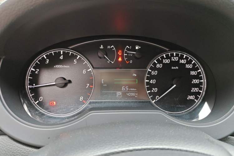 Used Nissan Tiida 2016 1.6L CVT Cool Dynamic Edition Instrument Cluster